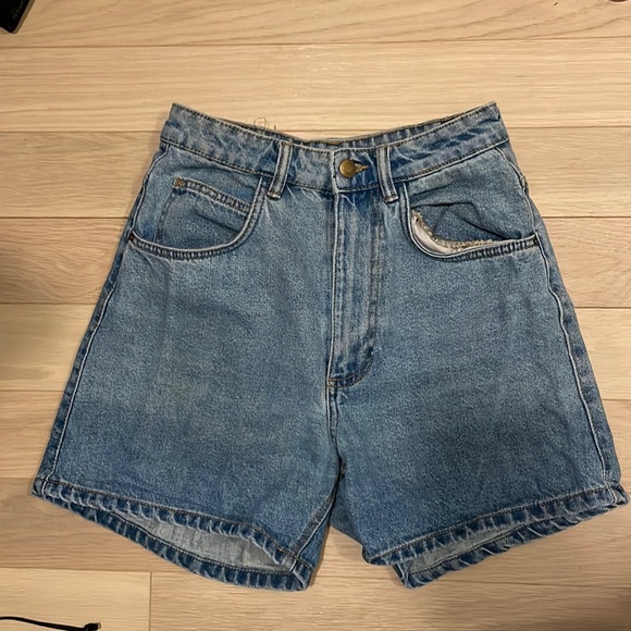 Zara high waisted jean short sz: 24 - Picture 2 of 4
